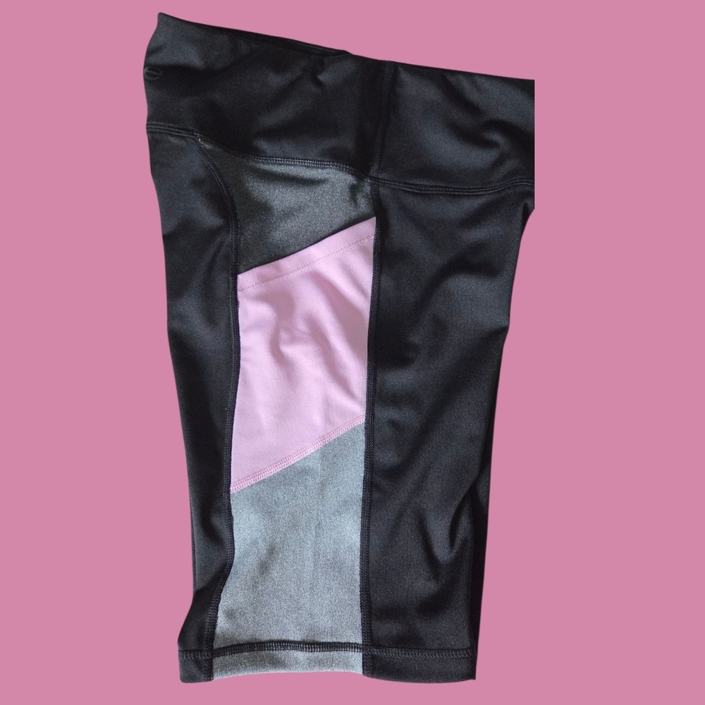 bebe Black Pink & Gray Biker Shorts Athletic Shorts Cell Pockets – Size Large